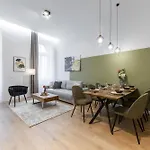 Izabella66 * Budapest