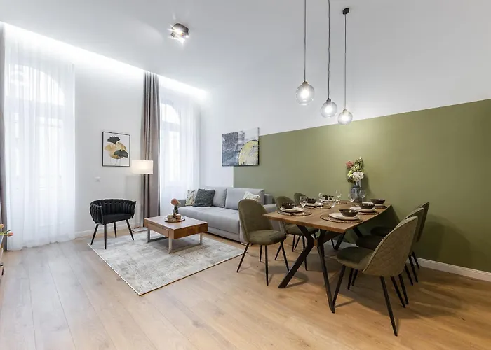Izabella66 * Budapest
