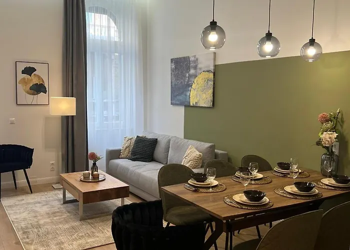 Izabella66 * Budapest
